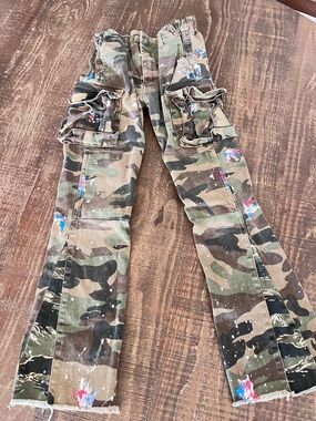 Tulones boys Camo Cargo Pants w/ Paint Splatter Sz 10 zip closure Jeans